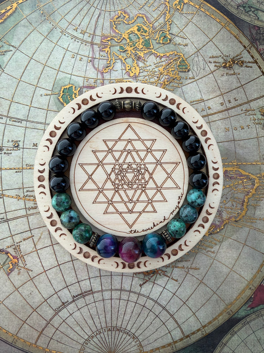Dark Earthy Aurora Stretch Bracelet