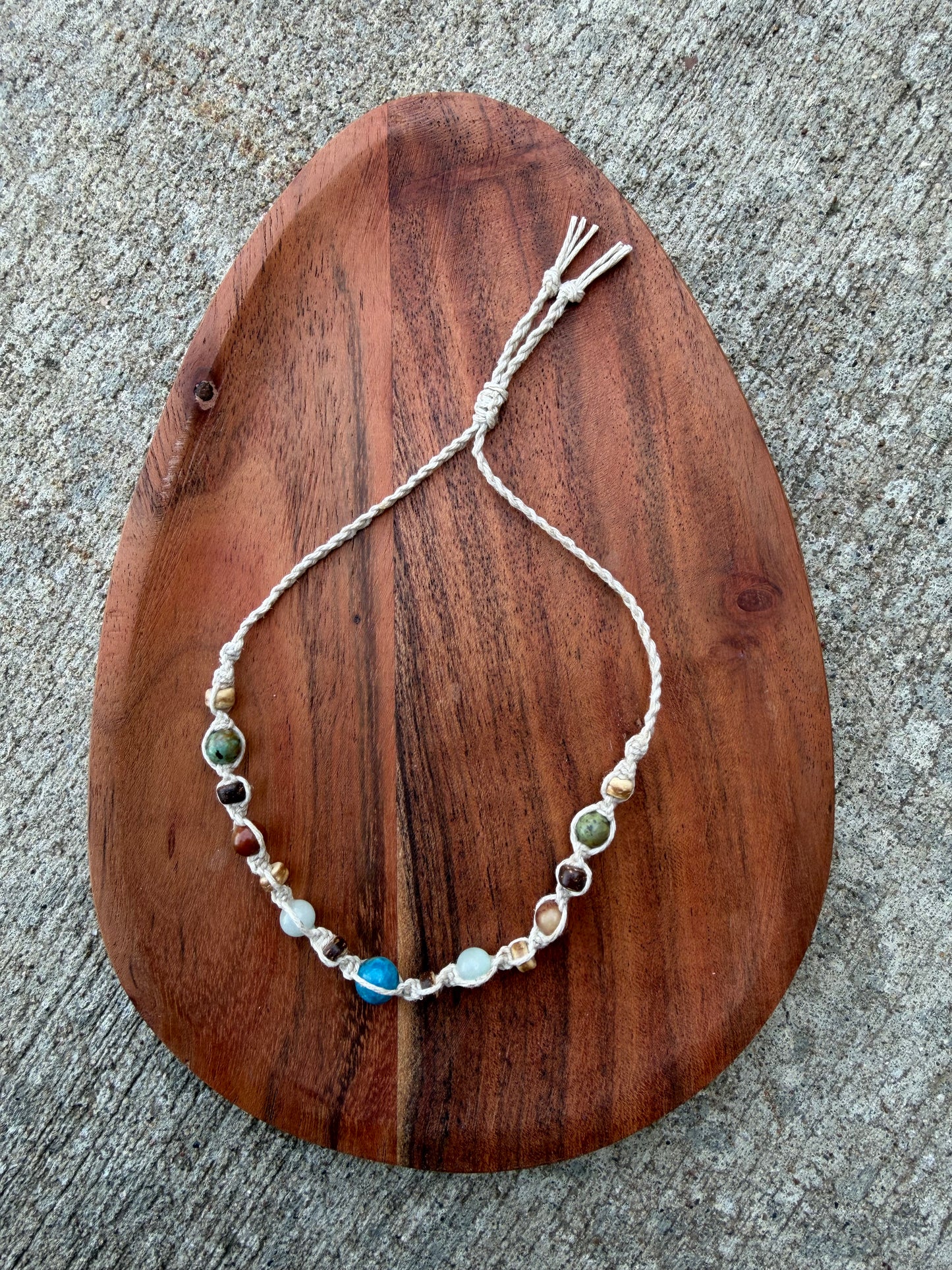 Apatite Mixed Crystal Coconut Shell Hemp Anklet
