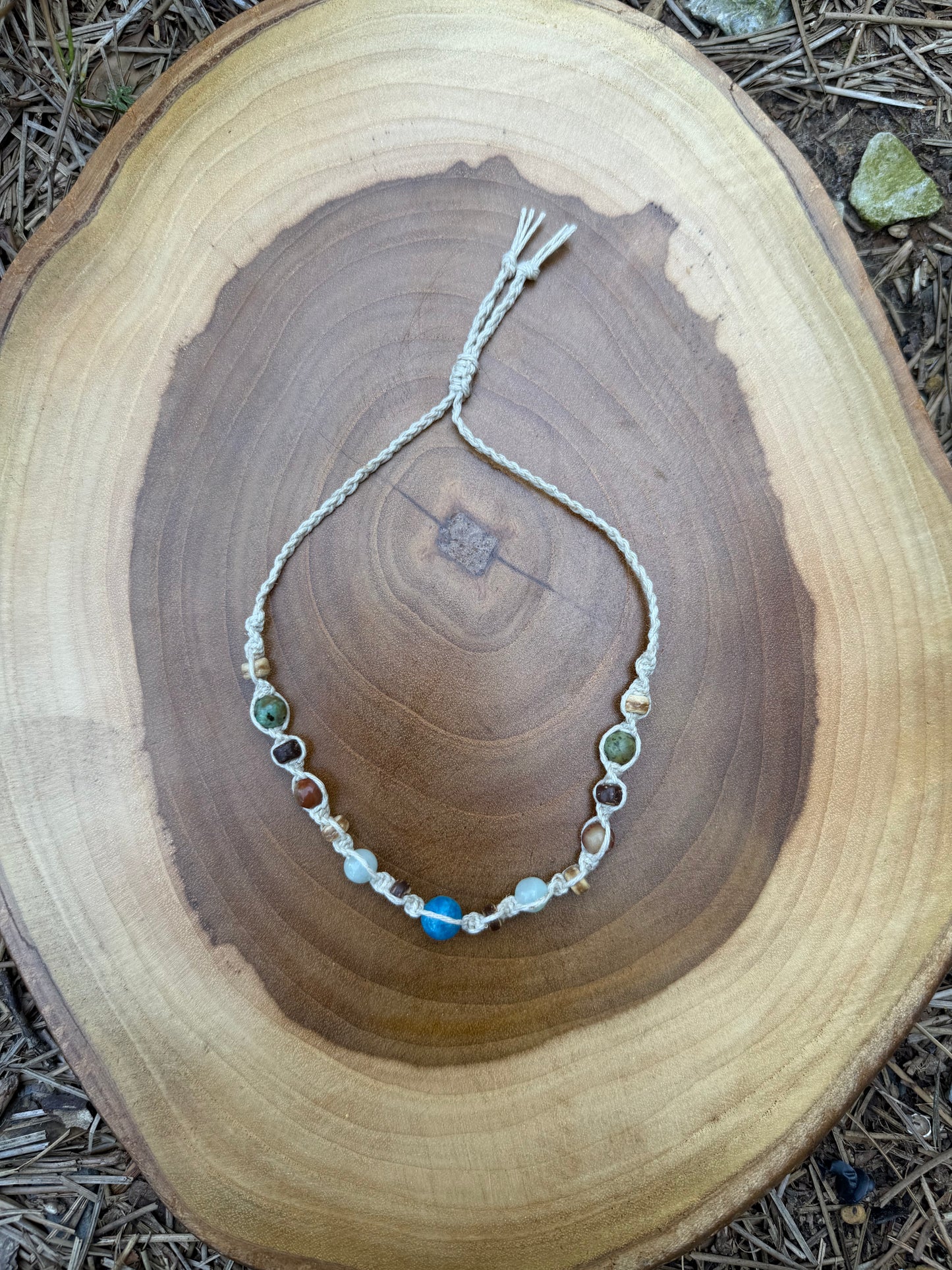 Apatite Mixed Crystal Coconut Shell Hemp Anklet
