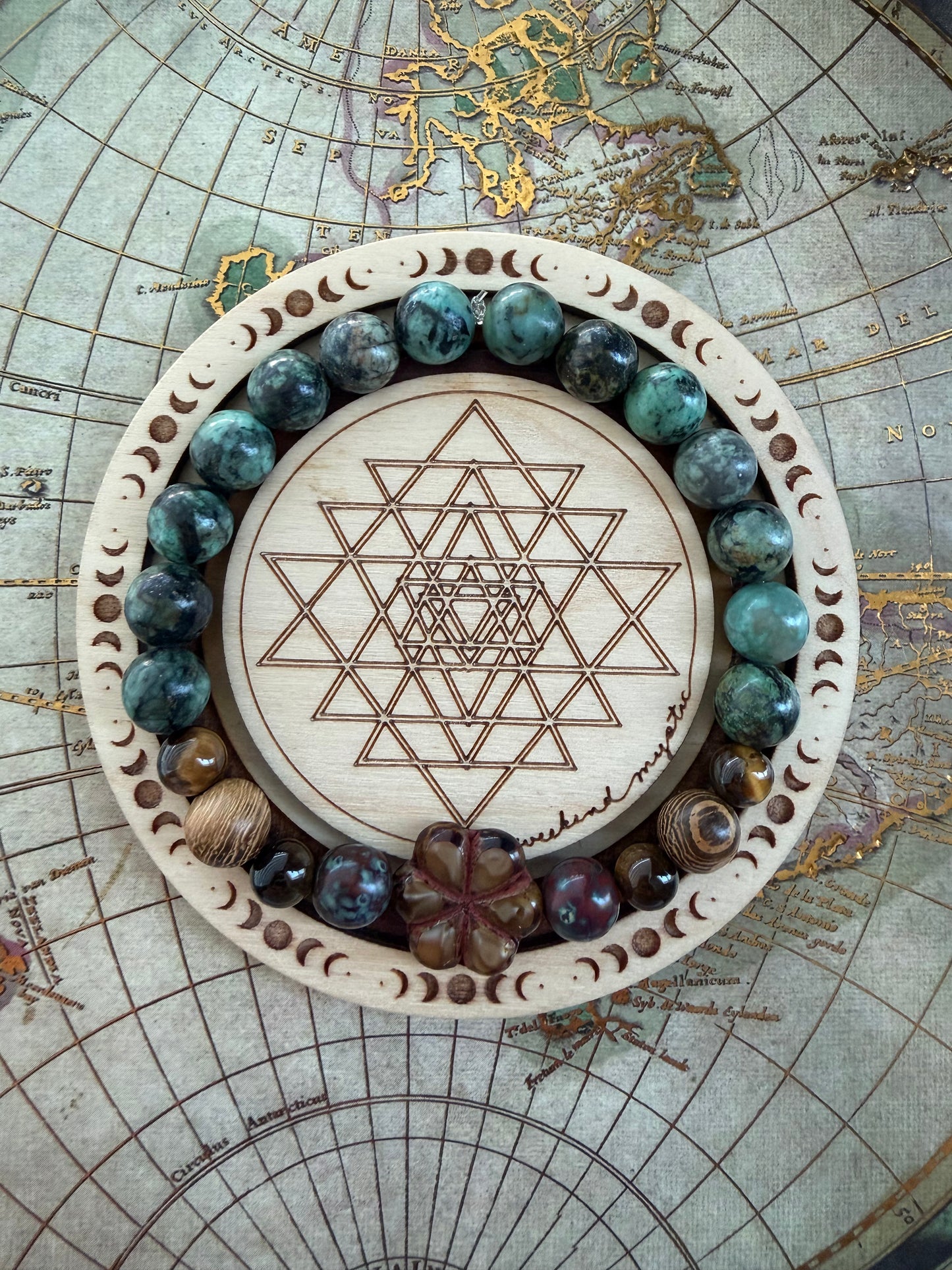 Earthy Flower Stretch Bracelet